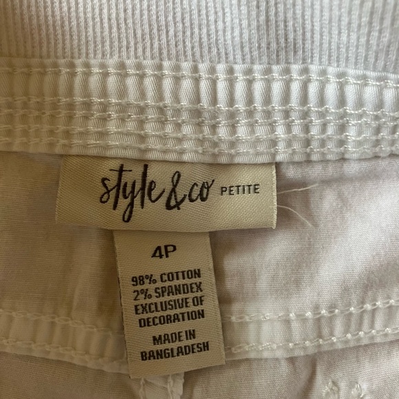 Style &Co white Bermuda shorts 4p - Picture 6 of 8